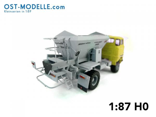IFA W50LA ND mit Düngerstreuaufbau D035B beige-grau